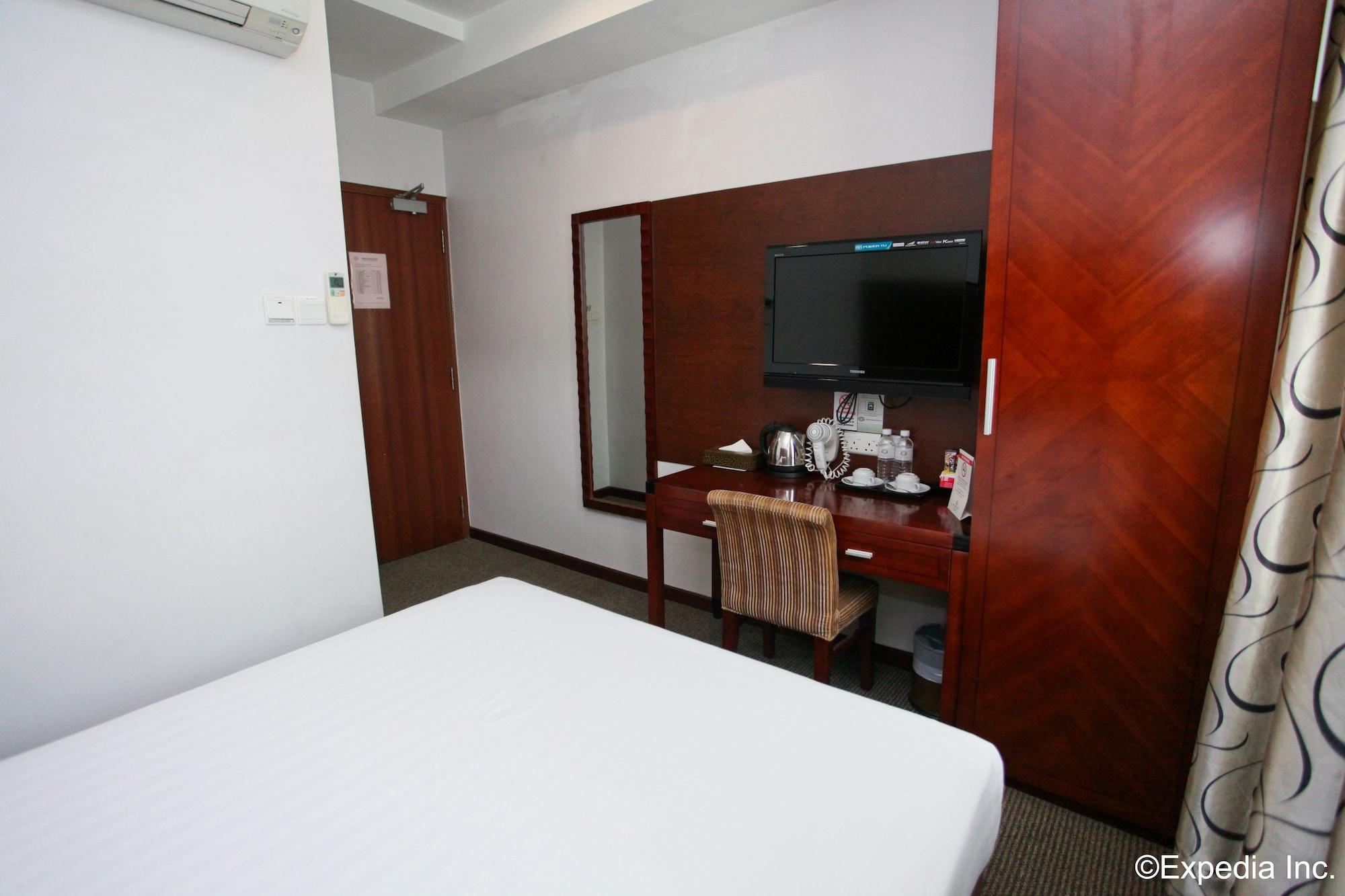 Khách sạn The Quay West Coast 3*