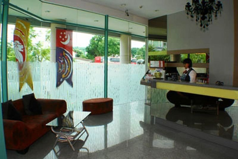 Khách sạn The Quay West Coast 3*