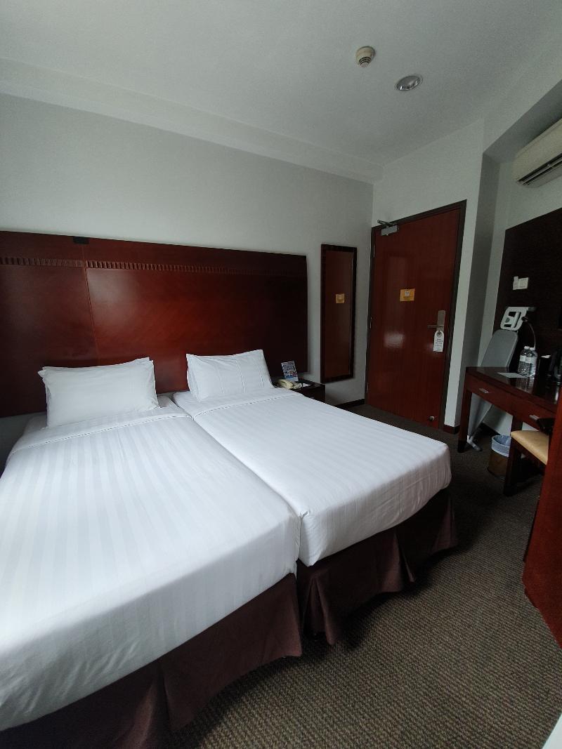 Khách sạn The Quay West Coast 3*