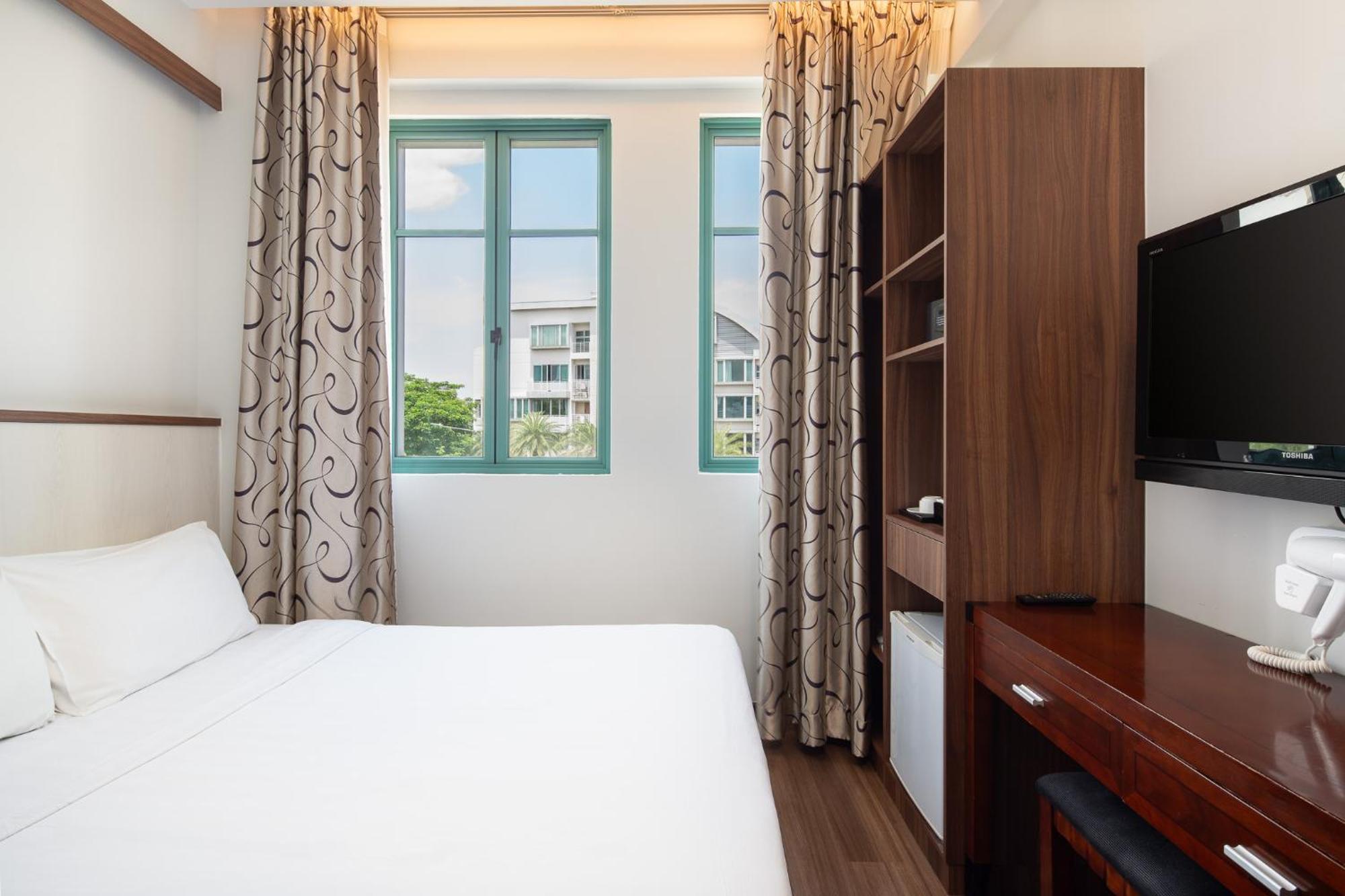 The Quay West Coast Khách sạn 3*
