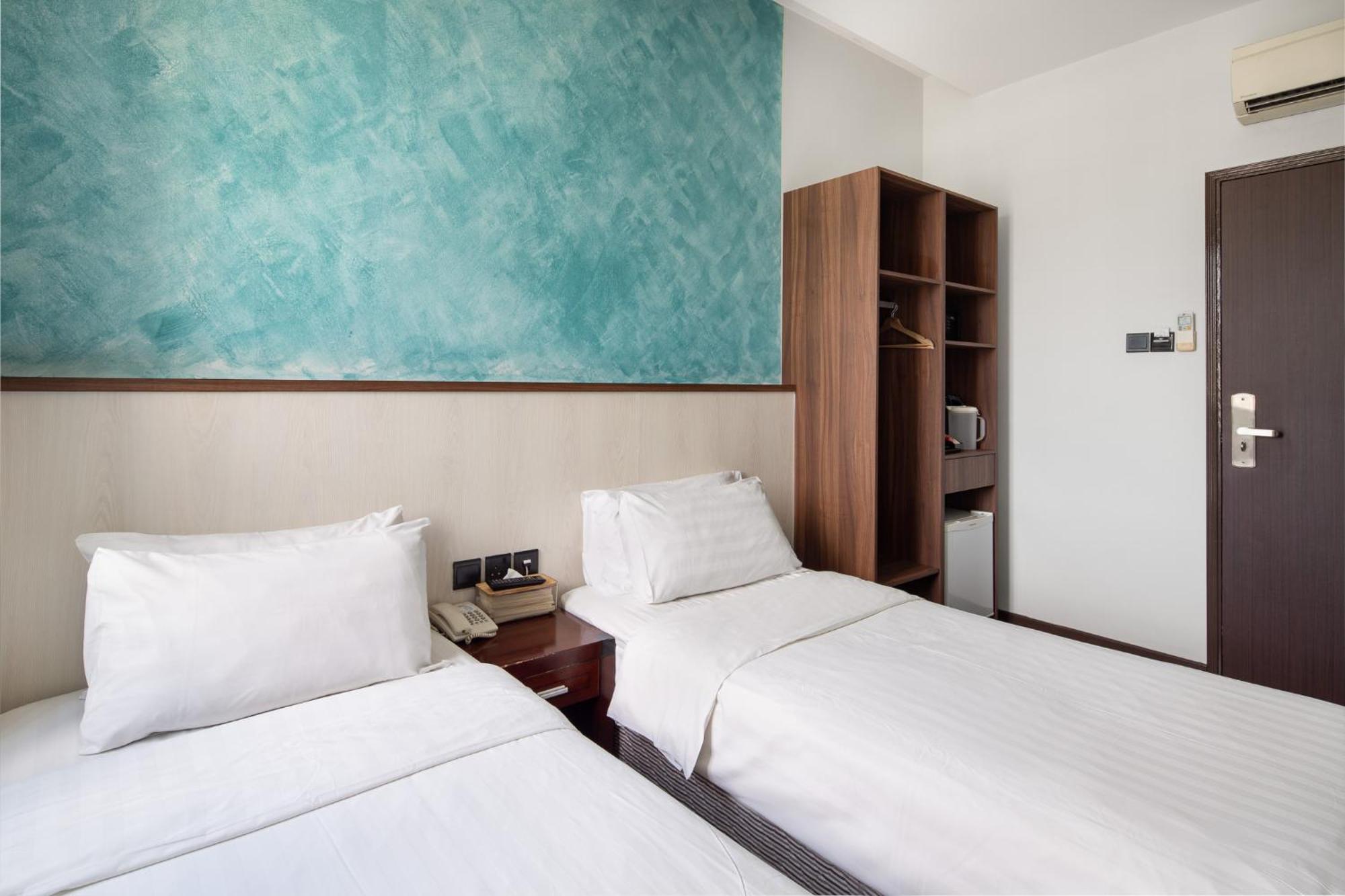 Khách sạn The Quay West Coast 3*