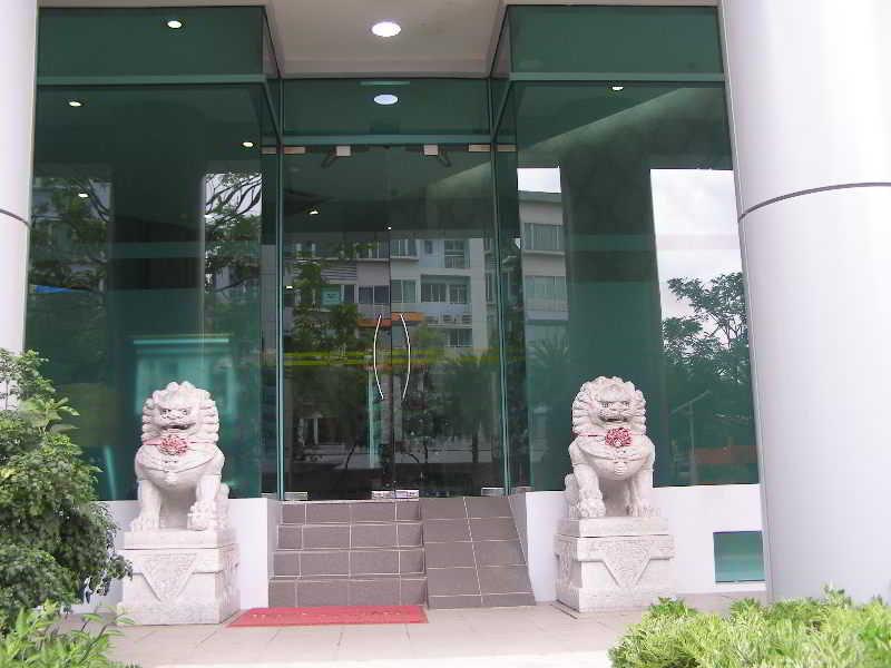The Quay West Coast Khách sạn 3*